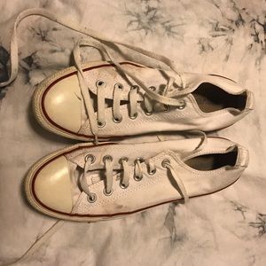 White Converse size 9✨